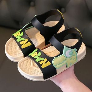 Oddychające sandały sportowe Summer dla chłopców swobodny but na plaży Wygodny miękki podeszwy buty dla dzieci mody Sandalias Nisclip 240511