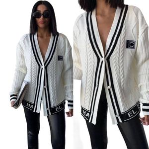 Camisolas de luxo feminino Bordado de bordado de malha sênior Blusa 2024 Spring Novo casaco de fivela de fivela de ouro em preto e branco da primavera em preto e branco