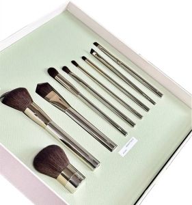 Designer Silver Makeup Brush Women's 9 Makeup Brushs Classic Letter Logo Makeup Tool Strumento di bellezza con regali per le ragazze e migliori amici