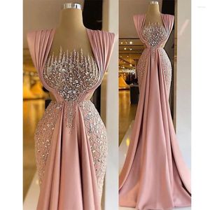 Sukienki imprezowe Najnowsze suknie syreny sukienki wieczorowe różowa moda pliska Criss-krzyżowa cekinowa frezowanie długość podłogi formalny bal maturalny