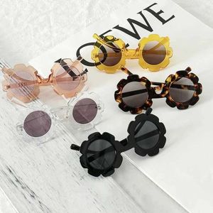 Sunglasses Best Childrens Cute Little Flower Sunglasses Summer Girls Boys Outdoor Childrens Designer Cute Retro Sunglasses Protection UV400 d240514