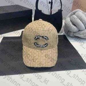 Tasarımcı şapka markası klasik kanal çantaları patchwork ekose chanells sandal beyzbol şapkası kadın unisex bahar moda şapkası için adam kovası şapka boş zaman kapağı 181