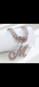 2024 Luxury 26 Letter Pendant Moissanite Necklace Leverans En dubbel färghalsband