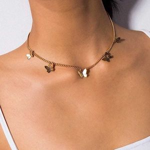 Pendant Necklaces Clavicle Short Punk Gold Silver Butterfly Chain Necklace Gothic Jewelry Pendant Womens Gift New Fashion Wholesale J240513