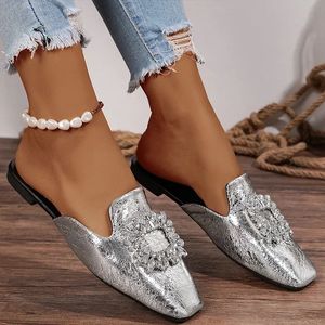 Damens tofflor Summer Mules Crystal Slingback Dress Flip Flop Female Designer Mary Jane Square Toe Flat Shoes Sandaler 240509