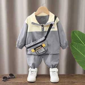 Conjuntos de roupas da primavera e outono Crianças Patch de vestuário de trabalho calças com capuz 2 peças/set esportes de bebê e roupas de lazer com bolsa D240514