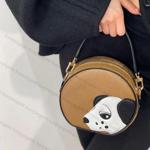 Designer Clutch Bag Round Bag Cowhide Leather Cartoon Dog Luxury Crossbody Bags Nano Handväskor Canvas Axelväskor Kvinnor Telefon Purses Makeup Bag Damer