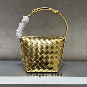 Botteg Venet High End Designer Tygväskor för kvinnor 2024 Spring Mini Box Bag Candy äkta läder stor kapacitet handhållen axelväska crossbody underarmsäck trendig