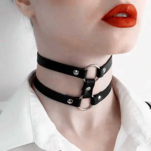 Chokers modische PU -Lederspitze Halskette Punk Halskette Damen Rivet Bolde Halskette Gothic Jewelry Metall Gothic Accessoires D240514