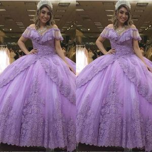 2023 رائعة الضوء الأرجواني الأرجواني quinceanera فساتين كرات كرات البوهو بوهو قصير الأكمام V-neck حبات الدانتيل الترتر الخالية من الظهر 16 فستان PLU