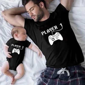 Família Matching Roupfits Jogador 1 jogador 2 Match Clothing Family Padráfico Madrens Camiseta Padre Menino Combinando Top Player Camisa Comparação de Família Clothing T240