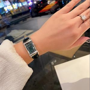 Design mody damskiej AAAA+Watch kwarc Ruch 40 mm 20 mm spersonalizowany diamentowy luksusowy luksusowy stal nierdzewna nocna wodoodporna szafirowa szklana top Montres