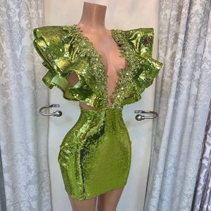 Vestidos de cocktail verde de lantejoulas de lantejoulas curtas Deep de pescoço em V Dubai, vestidos noturnos de festas, mulheres feitas personalizadas projetadas de design de soiree 2152