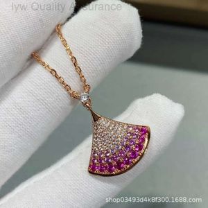 Necklace Designer per donna Bulgarie Luxury Charm Necklace di alta qualità Baojia Graduale Pink Diamond Small Collana per ventole da donna Set Diamond Plodato 18K Rose G