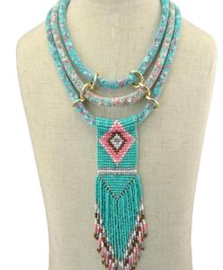 Boho Indian Multi Layered Bib Collar Halsband Handgjorda harts med pärlor med lång toftsblomma