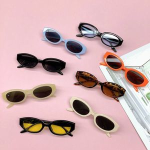 Solglasögon trender för barn och pojkar sommar UV -motstånd Stylish Box Solglasögon Girls Babies Sunshade D240514