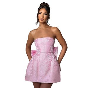 2024 Summerklänningar rosa examenklänningar Fashionabla och sexiga Jacquard Tube Top Bow Mini Dress Kvinnor BLID Rygglösa sommarklänningar för kvinnor