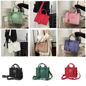 Kurt Geiger Totes Bag Cross Body Bolsa Bolsa Mulher Mens Tela Rainbow Designer Bags Luxury Bagage Bagagem de Balcões de Compras Fábrica de Liberação da embreagem Fábrica de vermelho azul