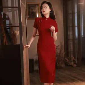 Etnik Giyim Kadın Kırmızı Renk Kısa Kollu Cheongsam Çin Geleneksel Tarzı Fit Qipao Nişan Elbise Sahne