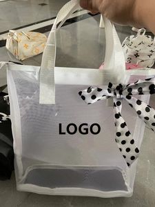 Tasarımcı Siyah Beyaz Mesh Omuz Çantası Kadın Moda Alışveriş Çantası Klasik Letter Logo Şeffaf Yıkama Çanta Şerit Dekorasyon Plajı Taşınabilir Çevre Çantası