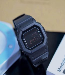 Casual Women Digital Watch z datą daty Panie Designer Luksusowe zegarki prostokąt cyfrowy ciekłokrystaliczny wyświetlacz na rękę MOMTR3202907