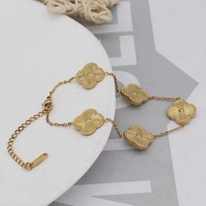 Flickor Lucky Charm Four Leaf Clover Armband Gold Non Tarnish Waterproof
