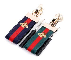 Mode nya varumärkesnyckelringarhållare bilnyckelringar för kvinnor män bi design väska nyckelkedja charm man nyckelringar fobs prydnad smycken gi1208476