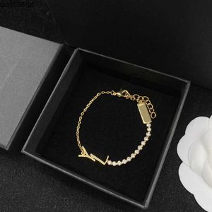 Charm armband kvinnor designer armband halsband diamant smycken silver guld charm armband mode lyxiga juveler stil dagliga tillbehör gåva med låda g231118p