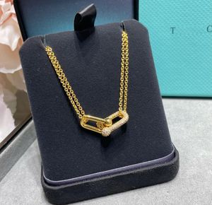 Lyxdesigner halsband Ny klassiska design smycken älskar män och kvinnor hänge halsband mode rostfritt stål halsband kommer i en vacker presentask
