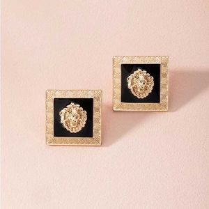 Stud Metal Big Dangle Dlenging Earring GEOMETRIC SENAMEL Square Simple Lion Testa Piega orecchini per i regali di gioielli da donna J240513