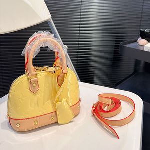 24SS Kobiety luksurys designerskie torby torebki patentowe skórzana torebka torebki kwiaty torebki crossbody z oryginalną torebką sprzętową 18 cm