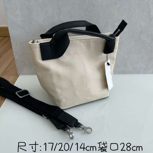 Bolsas noturnas 2024 Novo Aijia espessou a sacola espessada da tela de mão simples de um ombro versátil bolsa de crossbody