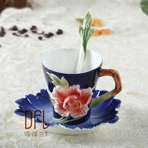 Massen 3d Emaille bemalt Pottery Kaffeetasse mit Untertassen Löffel Kreativität Pfingstrose Heirats Geburtstagsgeschenk Valentinstag