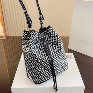 Женские шнурки для шнурки дизайнерские сумки большой размер мешков с перекрестными кусочками классические сукки на плечо для торговых сумок алмазы