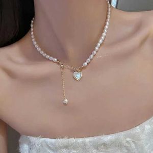 Beaded Neckor Korean Pearl Chain Halsband Kvinnor 2023 Trend smycken Heart Tassel Pendant Halsband Bruden Engagement Present D240514