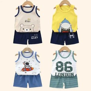 Kläder sätter barnset Set Childrens Klädpojkar och flickor Tank Topp Summer Childrens Kläder Bomull T-shirt Tank Top Sleeveless D240514