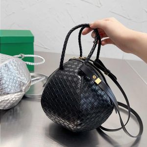 10Aファッションボールバッグデザイナーバッグマヤ織りバッグLUXURYSハンドバッグショルダー耳型バッグ大きなバッグ