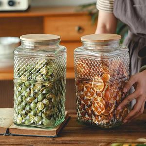 Storage Bottles Vintage Large Capacity Embossed Glass Jar Wooden Lid Household Moisture-proof Sealed Candy Tea Kitchen Grain