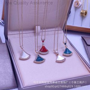 مصمم للمرأة e Charm Baojia High Version Small Man Weist Spring Necklace Series V CNC Cnc Gold Sier Plated Clated C