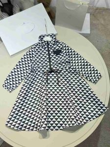 Top Girl Kleid Schnürung Taillendesign Babykleider Größe 110-160 Kinderrock Volldruck von geometrischen Mustern Kleinkindkleid Dez20