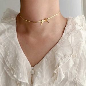 Chokers New fashion bow stainless steel gold-plated snake chain necklace suitable for womens elegance niche design charm necklaces jewelry gifts d240514