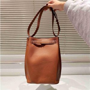 10A Fashion Capacity Bag Tote Minimalist Bucket Closure Leather Flat Women Purse Bags Luxury Shoulder Large Handbag Clutch Totes 240415 Mjxu