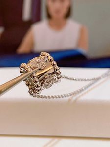 Edizione Seiko Originale 1to1 caleidoscopio collana placcata con oro rosa in oro denso e diamanti alla moda ed elegante in stile Luce leggero per le donne