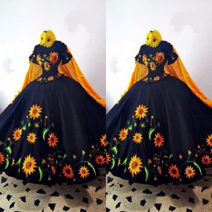 2023 Fashinable Mexcian Quinceanera klänningar Solros broderad av axel Bow Charro Sweet 15 Dress Party Formal Gowns Theme Vinat 256t