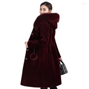 Korki damskie płaszcze Wysokiej jakości duże futra jesienna zimowa kurtka dla kobiet płaszcza parka może nosić naśladowanie bawełniane ubrania ciepłe kurtki