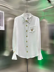 2024年の女性用ソリッドカラースブローチサマー滑走路豪華なラペル長袖ポケットトップス衣類Tシャツファッション女性シャツ