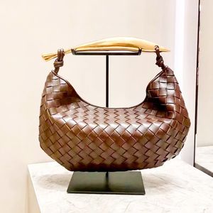 Borse di alta qualità Luxurys Womens Intrecciato Bota Bag Designer Pelle Clutch Clutch Briving Weekender Borse da spiaggia Mans Fashi