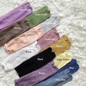 Frauen Socken komfortable weiche Kämme Baumwollsommer Dünne geteilte Zehenzehen Frau Mesh Süßigkeiten Farbe gestreiftes japanisches Zwei-Zehen-Japaner Harajuku Tabi Sox