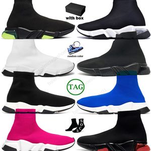 Gratis fraktstrumpor skor Menskvinnor Designer Sneakers Triple Black Red Beige Walking Platform Speed ​​Trainers Chaussure Graffiti Clear Paris Loafers With Box