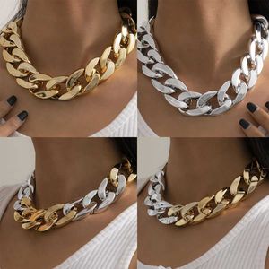 Pendant Necklaces Simple Exaggerated Necklace La 4-color Hip Hop Twisted Thick CCB Chain Creative Necklace Fashionable Charm Girl Jewelry Gift J240513